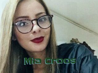 Mia_Croos