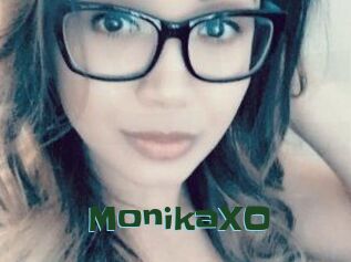 MonikaXO