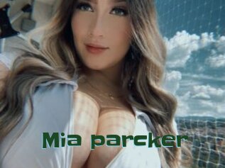 Mia_parcker