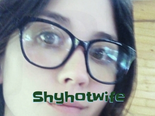 Shyhotwife